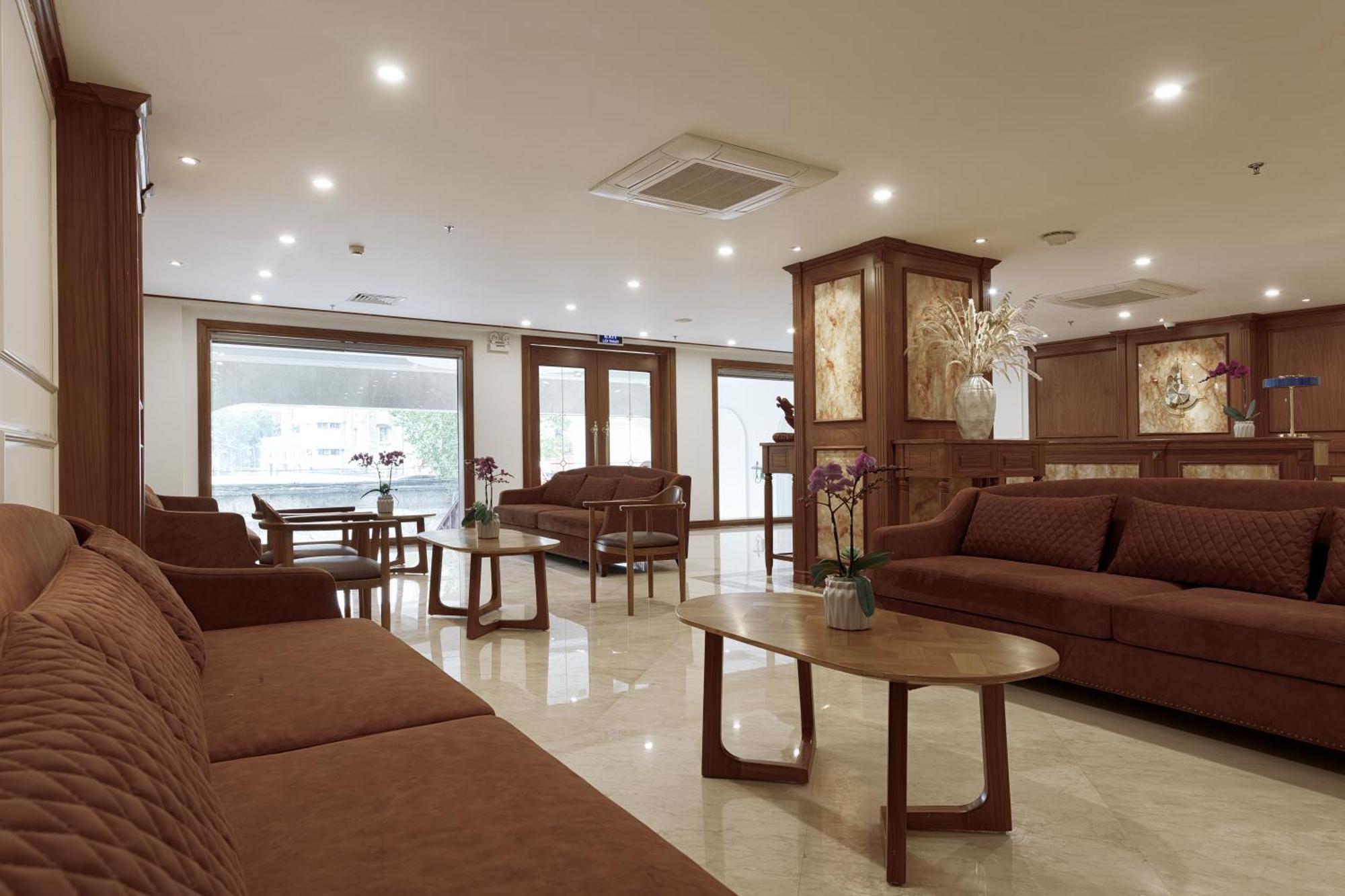 Sail Hotel